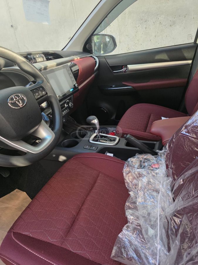 Toyota Hilux 2025 — миниатюра 2