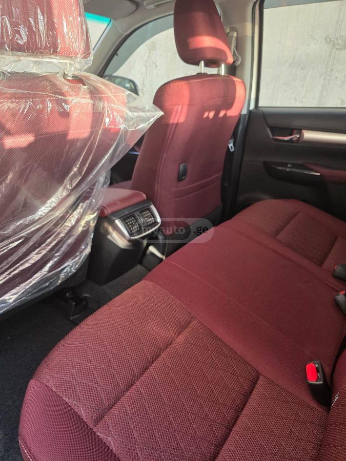 Toyota Hilux 2025 — миниатюра 3