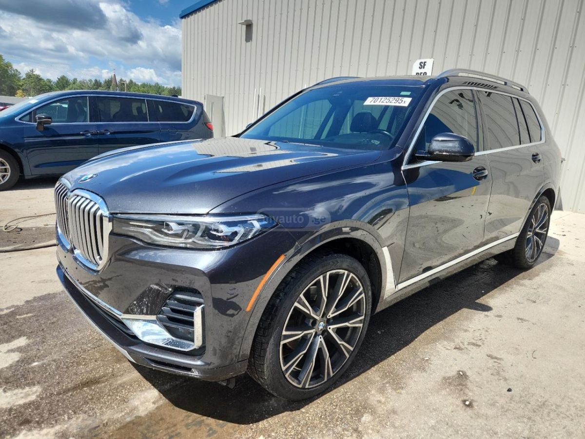 BMW X7 - фото 1