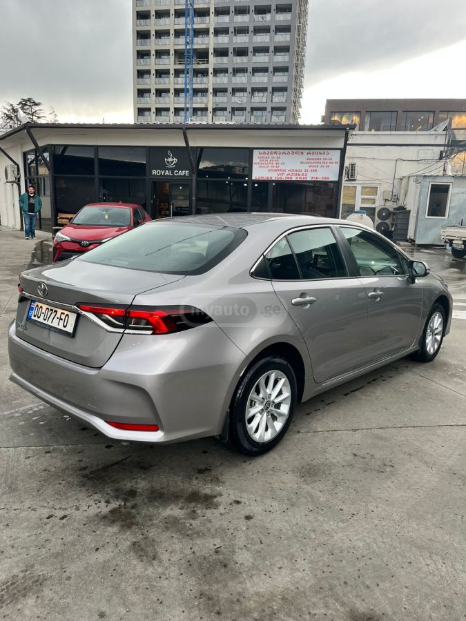 Toyota Corolla - фото 1