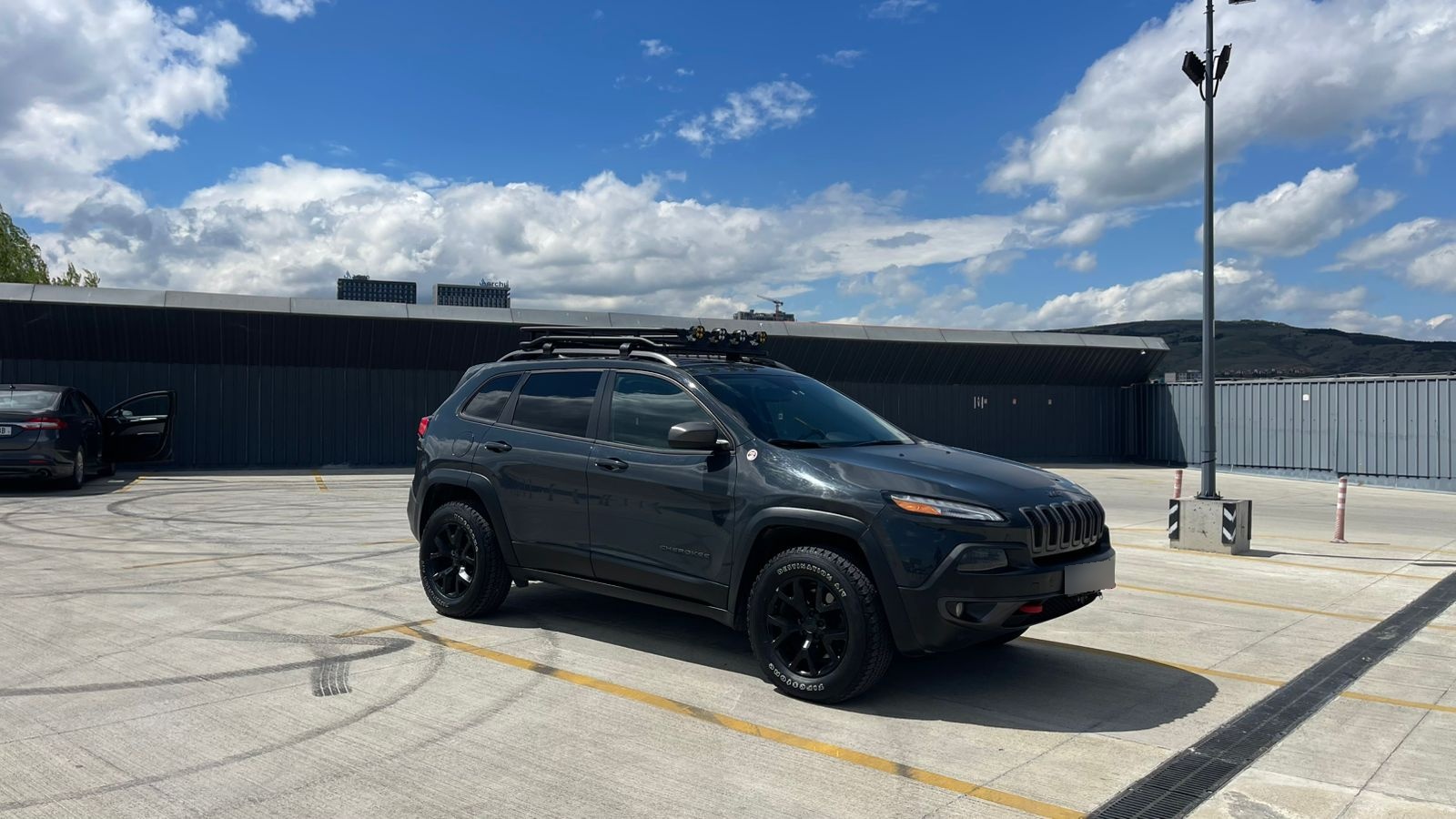 Jeep Cherokee - фото 11