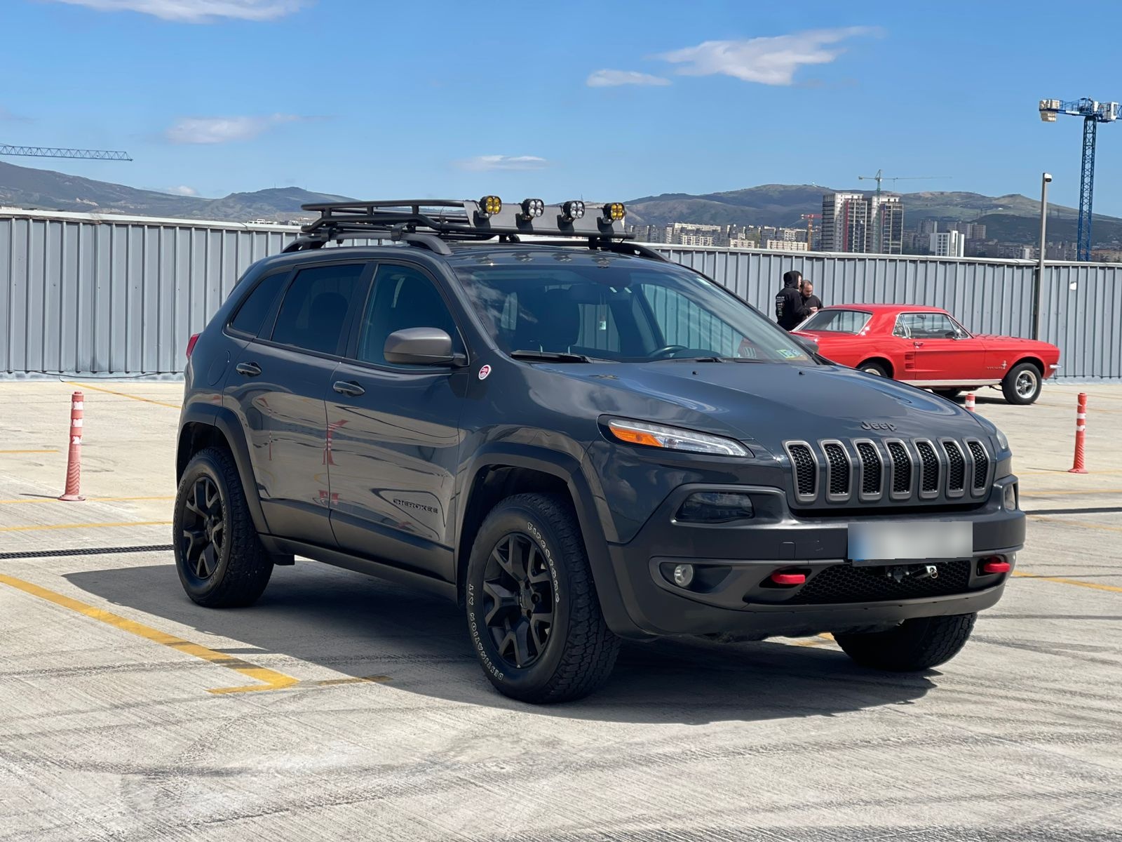 Jeep Cherokee - фото 5