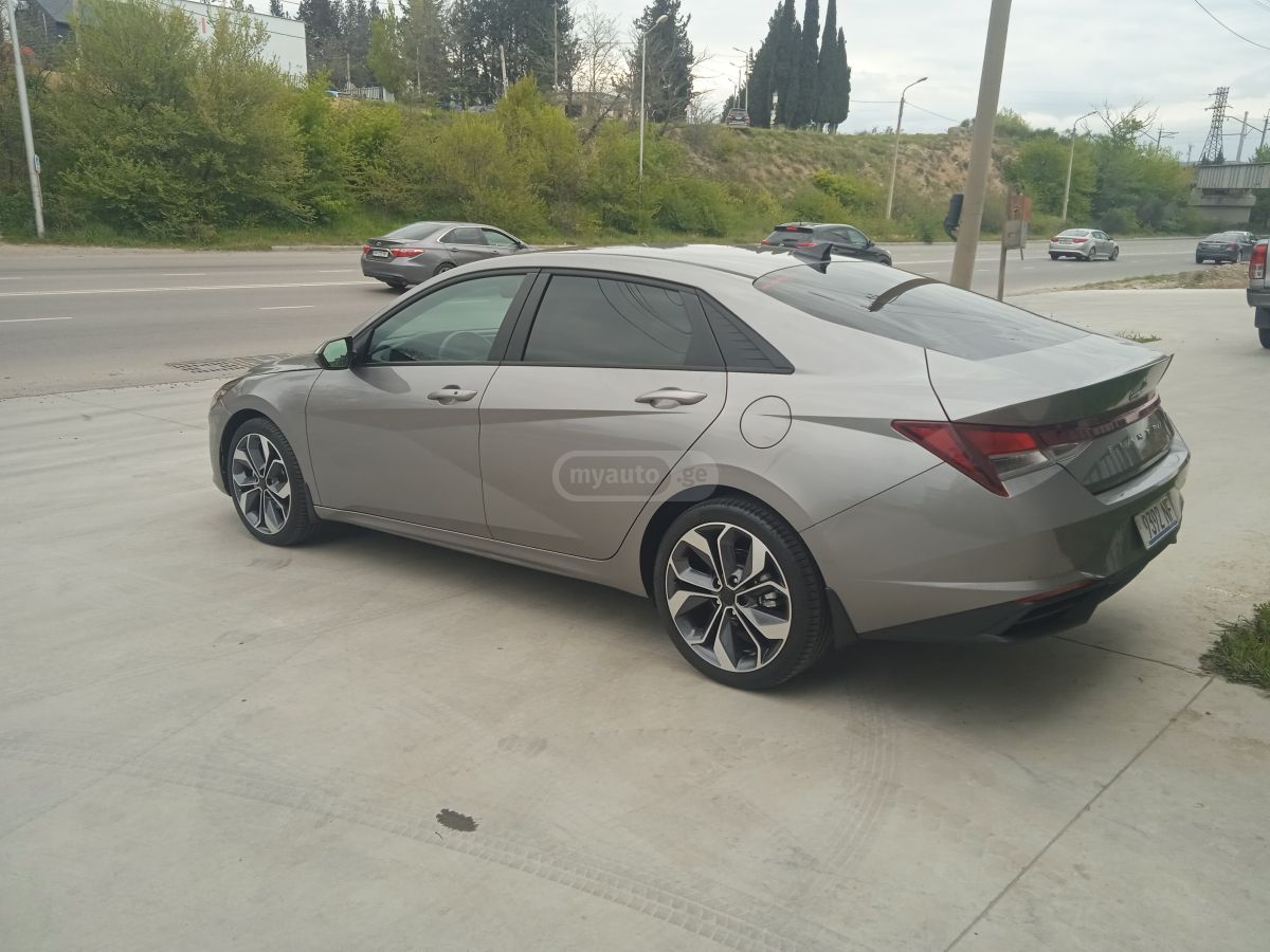 Hyundai Elantra - фото 2