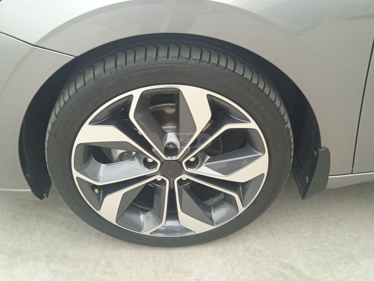 Hyundai Elantra - фото 4