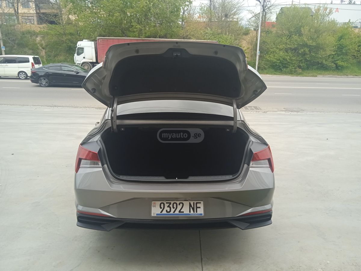 Hyundai Elantra - фото 6