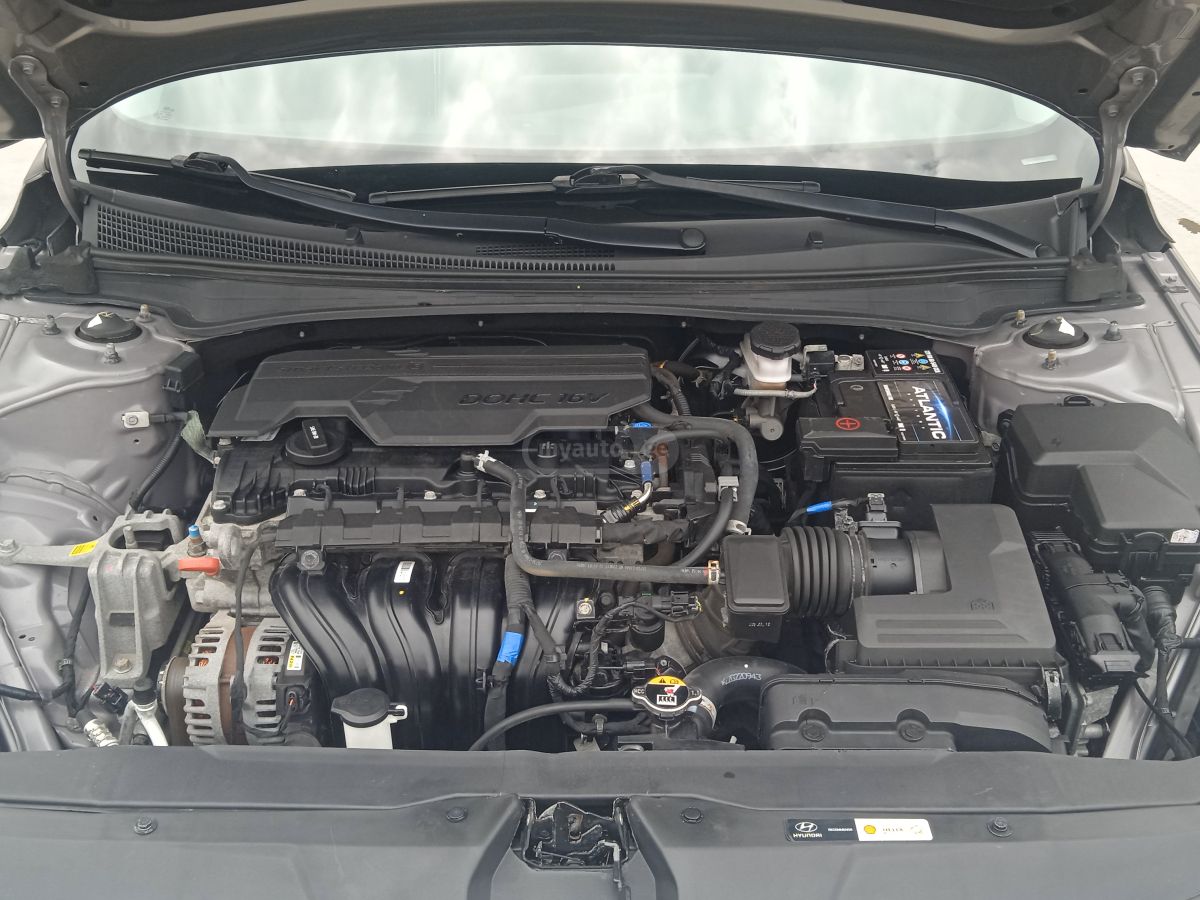 Hyundai Elantra - фото 8
