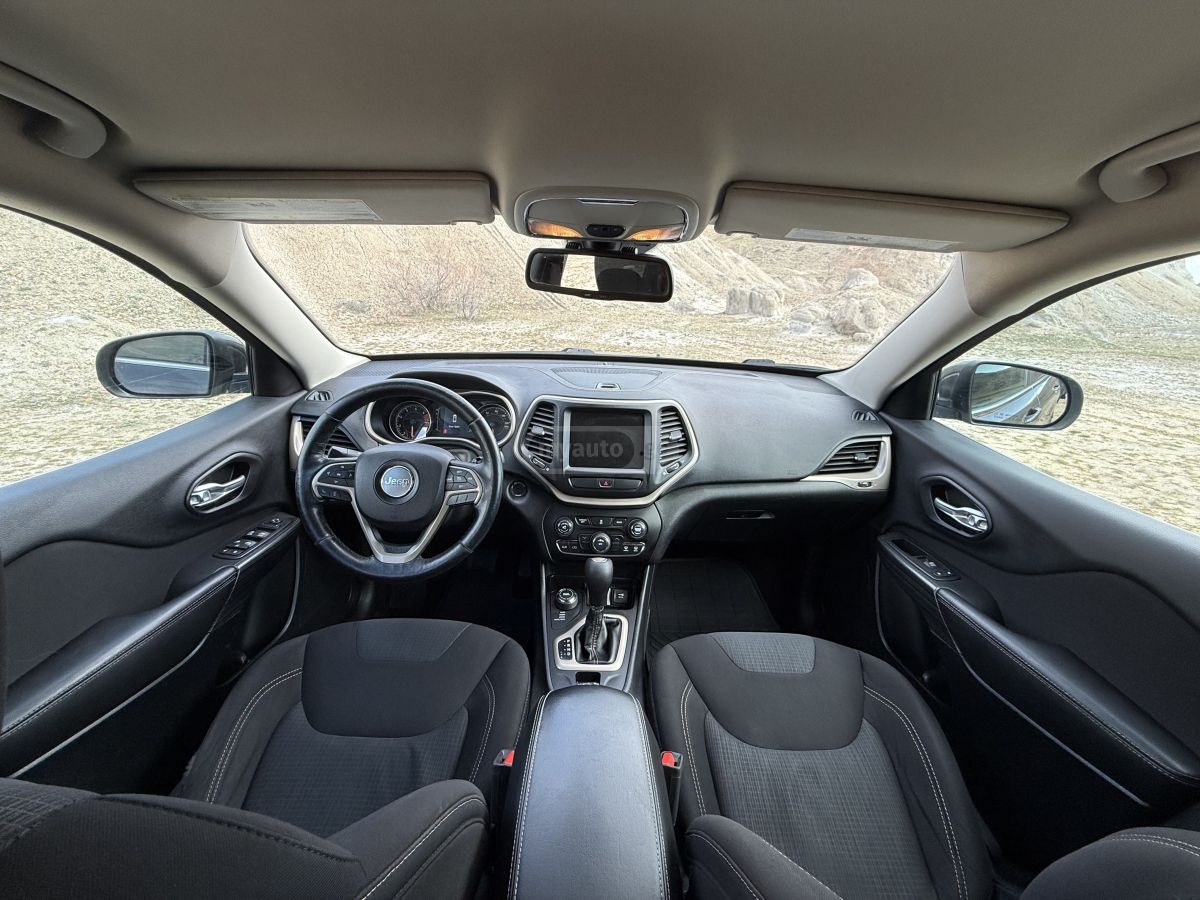 Jeep Cherokee - фото 12