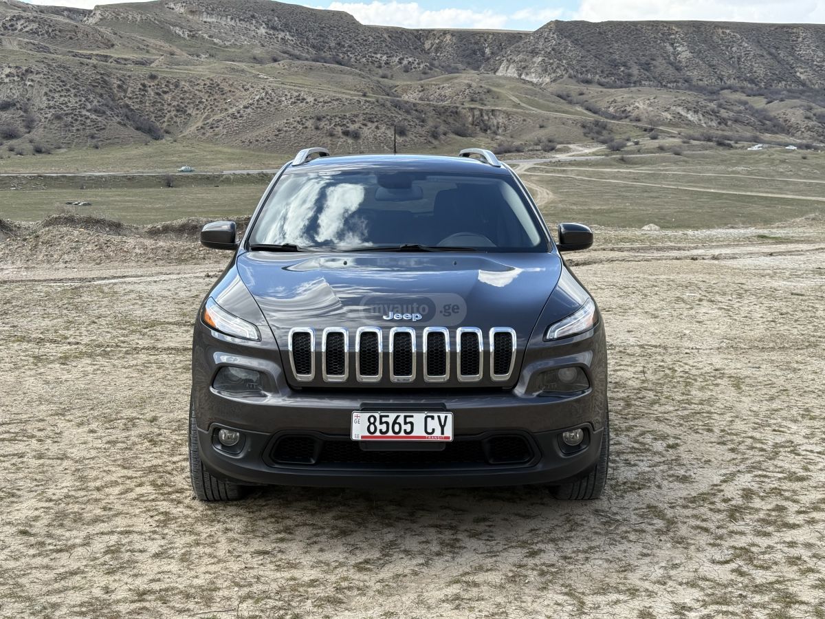 Jeep Cherokee - фото 2