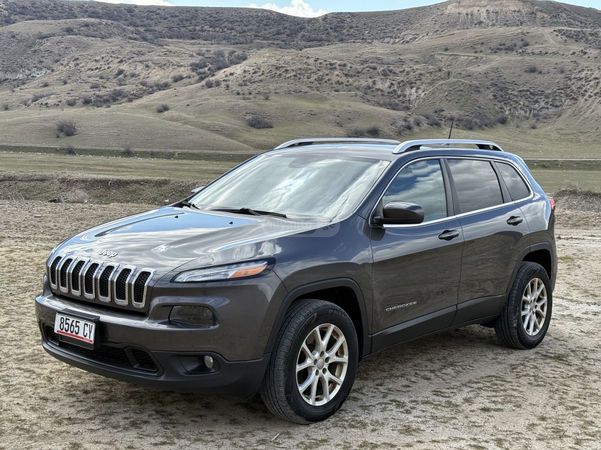 Jeep Cherokee - фото 3