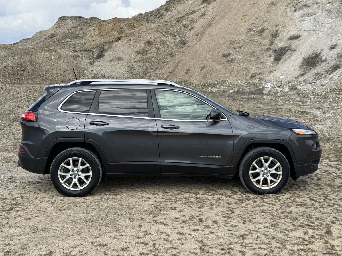 Jeep Cherokee - фото 4