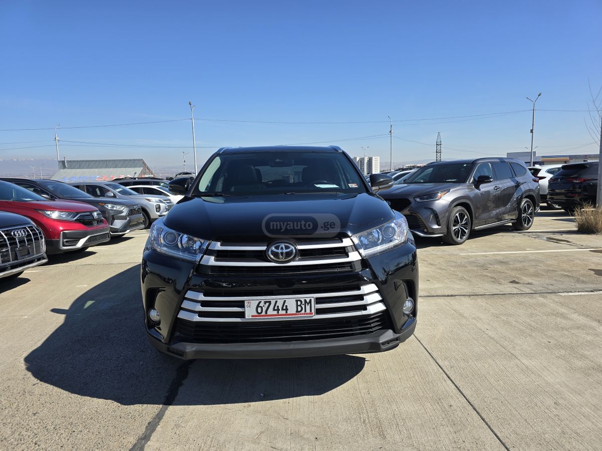 Toyota Highlander - фото 2