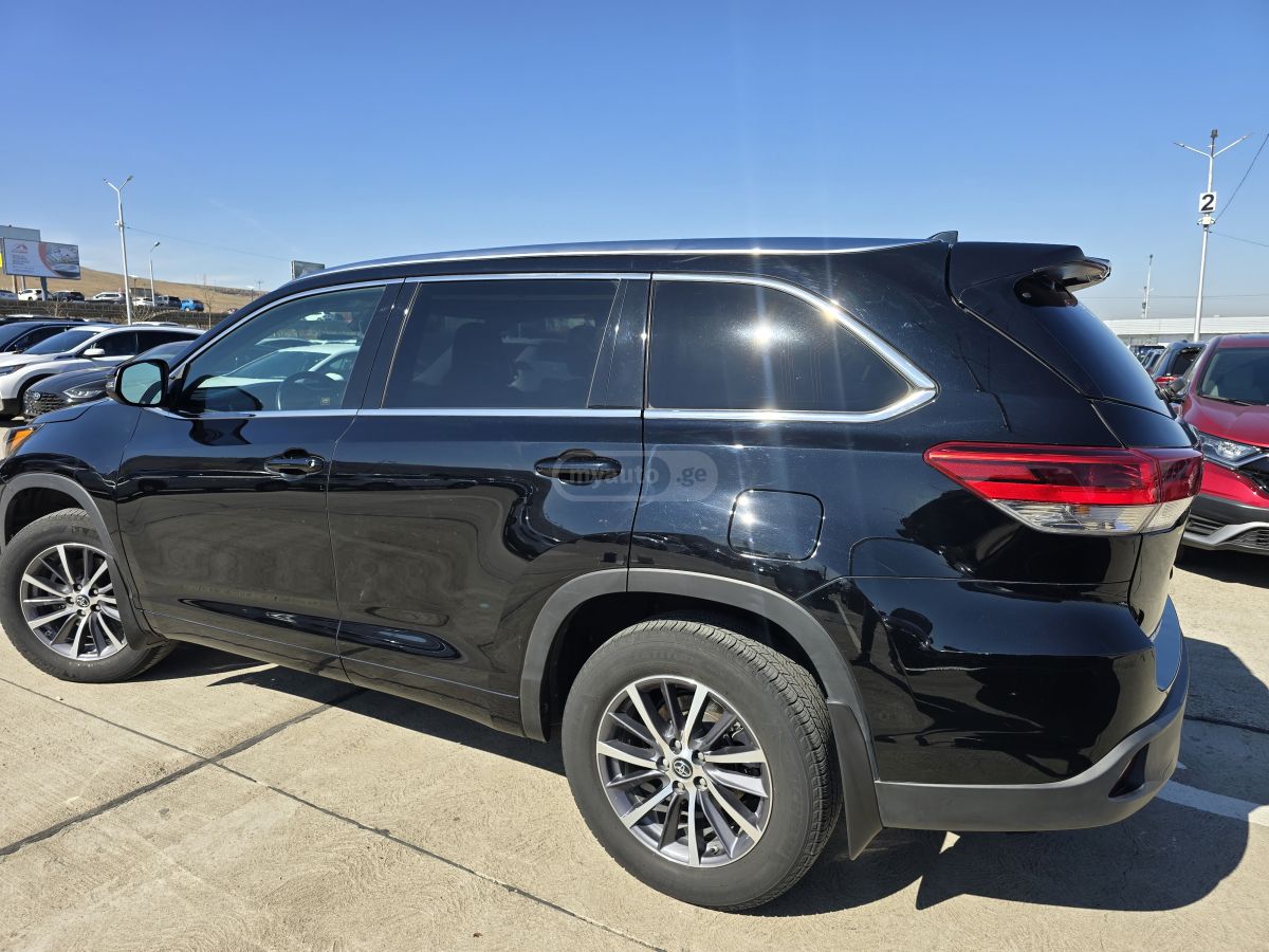 Toyota Highlander - фото 4