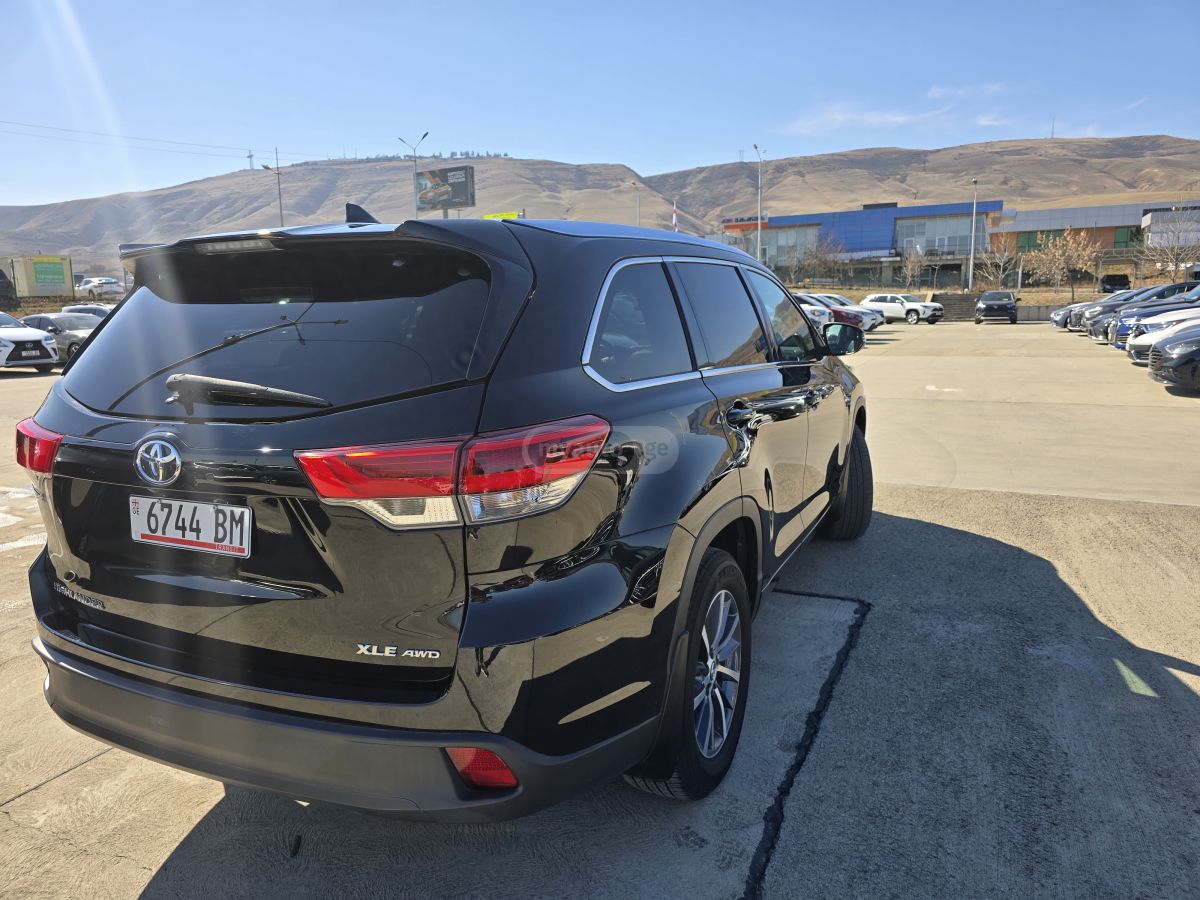 Toyota Highlander - фото 6