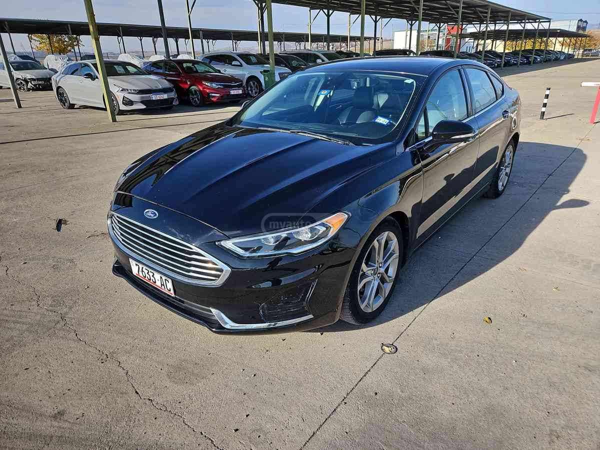 Ford Fusion - фото 1