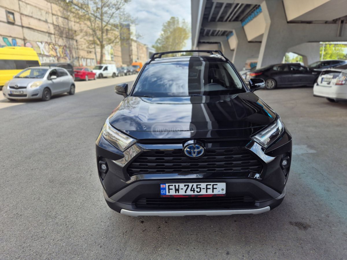 Toyota Rav 4 - фото 1