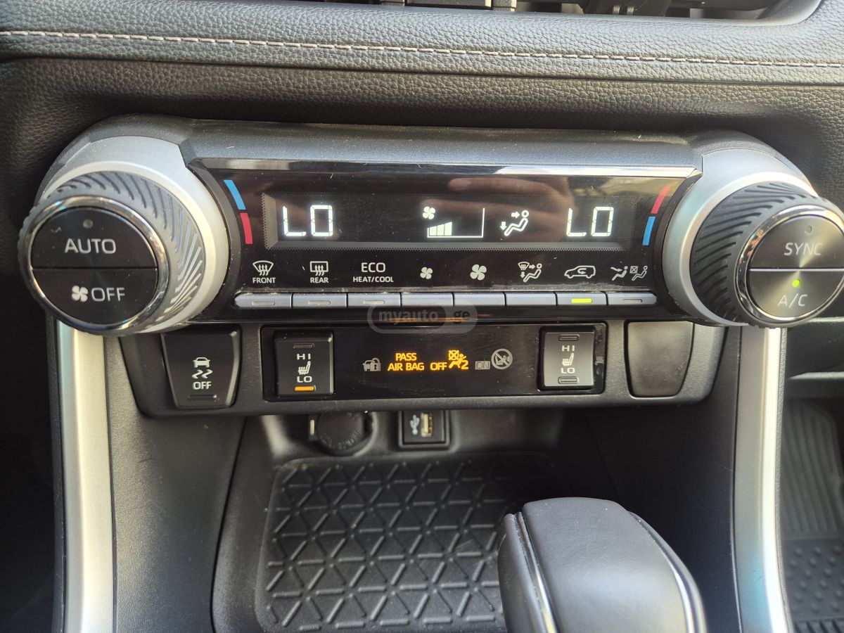 Toyota Rav 4 - фото 13