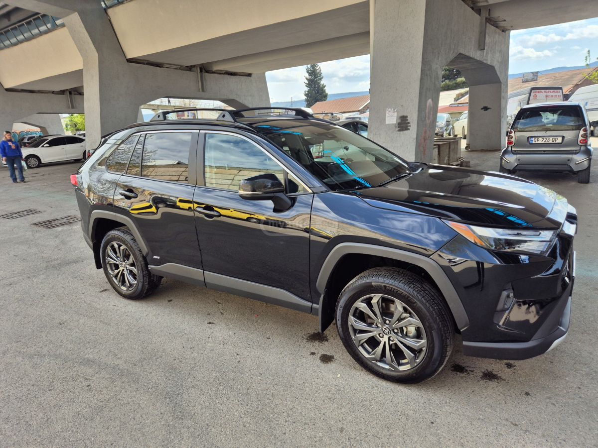 Toyota Rav 4 - фото 3