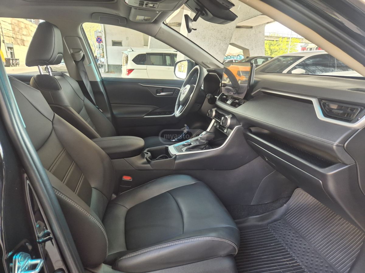 Toyota Rav 4 - фото 6
