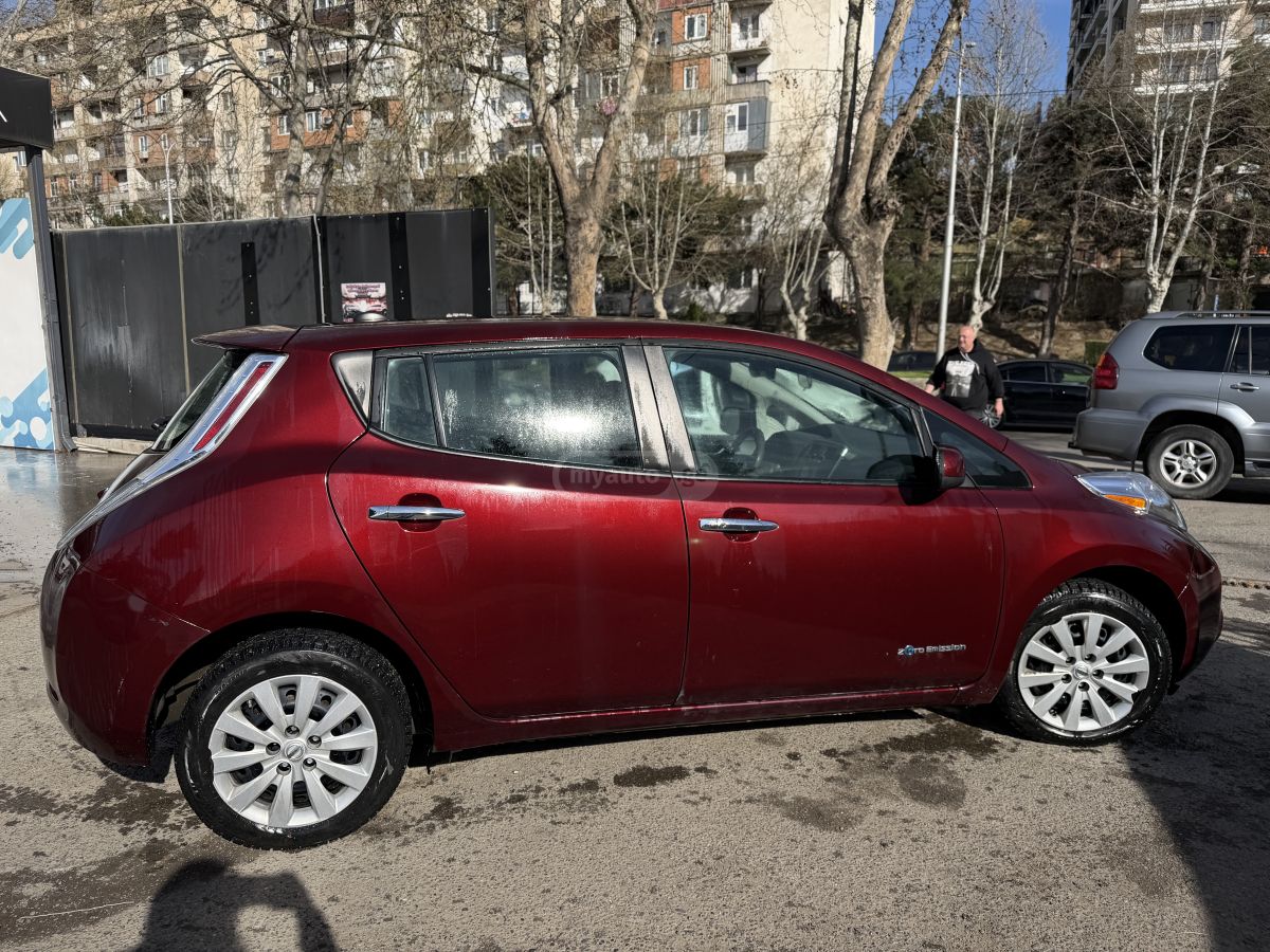 Nissan Leaf - фото 7