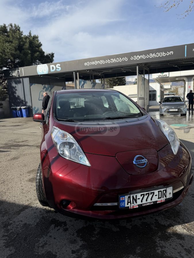 Nissan Leaf - фото 8