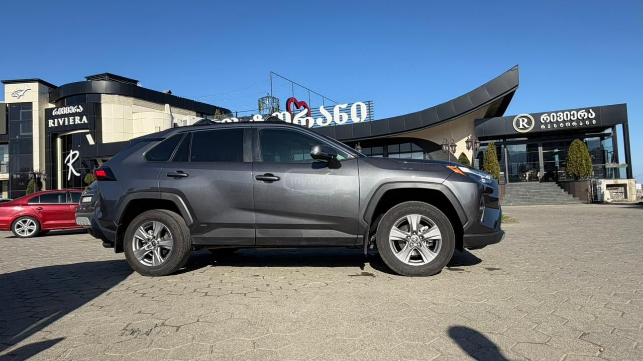 Toyota RAV 4 - фото 2