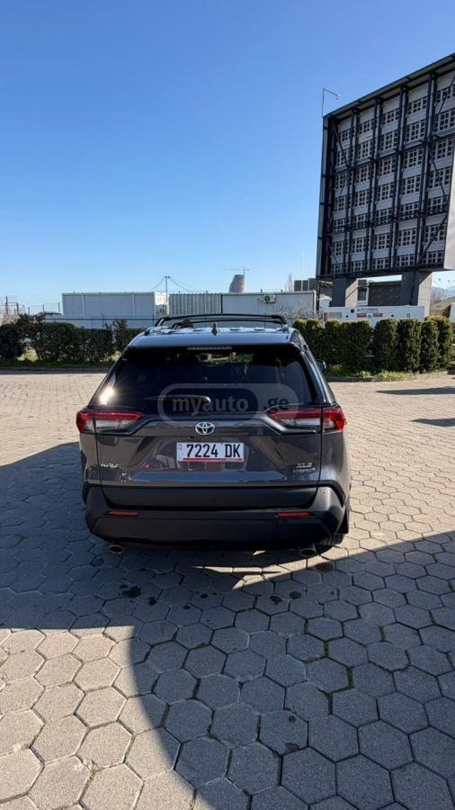 Toyota RAV 4 - фото 3