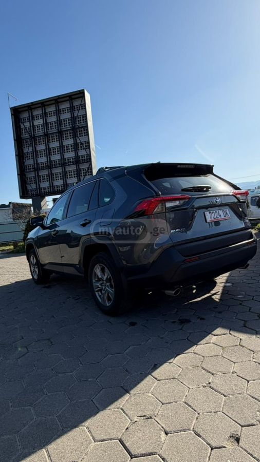 Toyota RAV 4 - фото 5