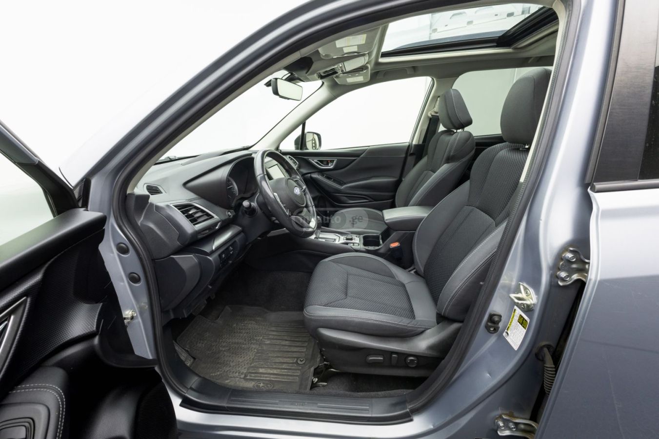 Subaru Premium 4dr All-Wheel Drive CV — миниатюра 10