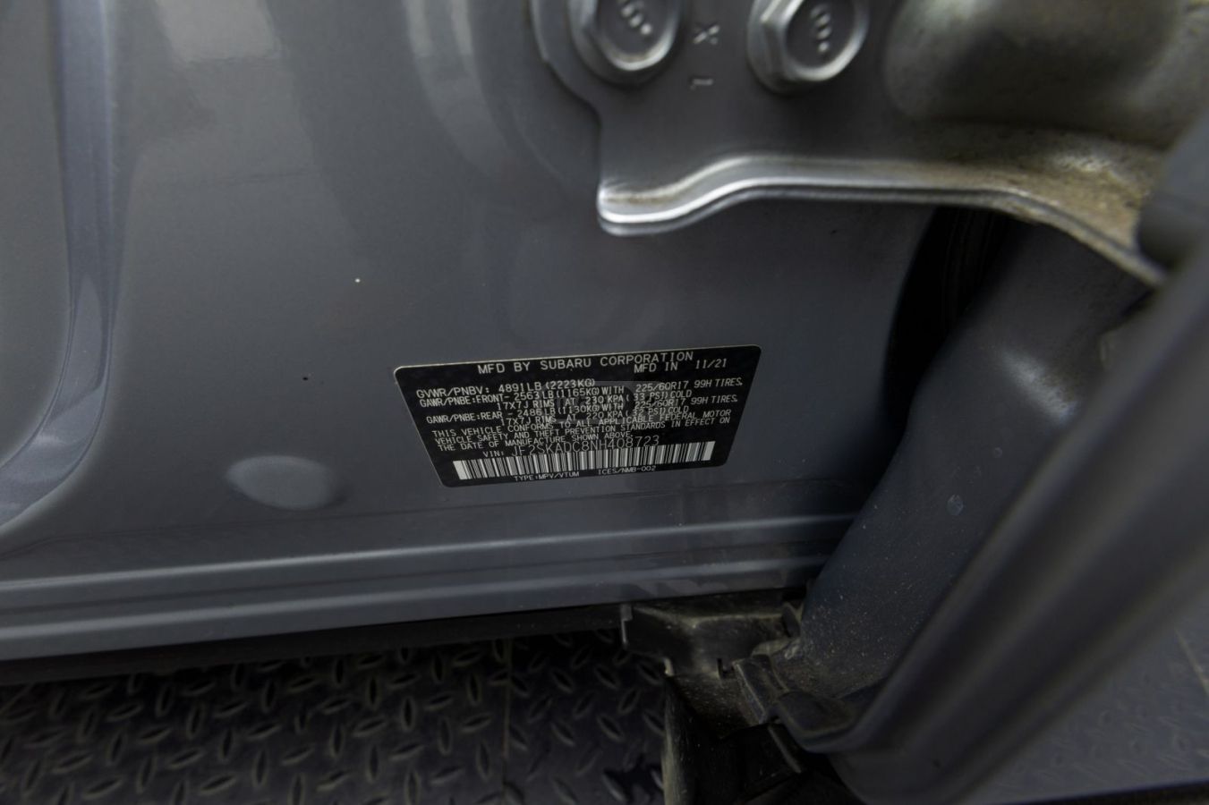 Subaru Premium 4dr All-Wheel Drive CV — миниатюра 14