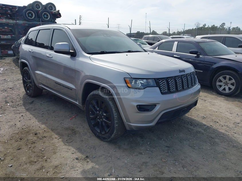 Jeep Grand Cherokee - фото 1