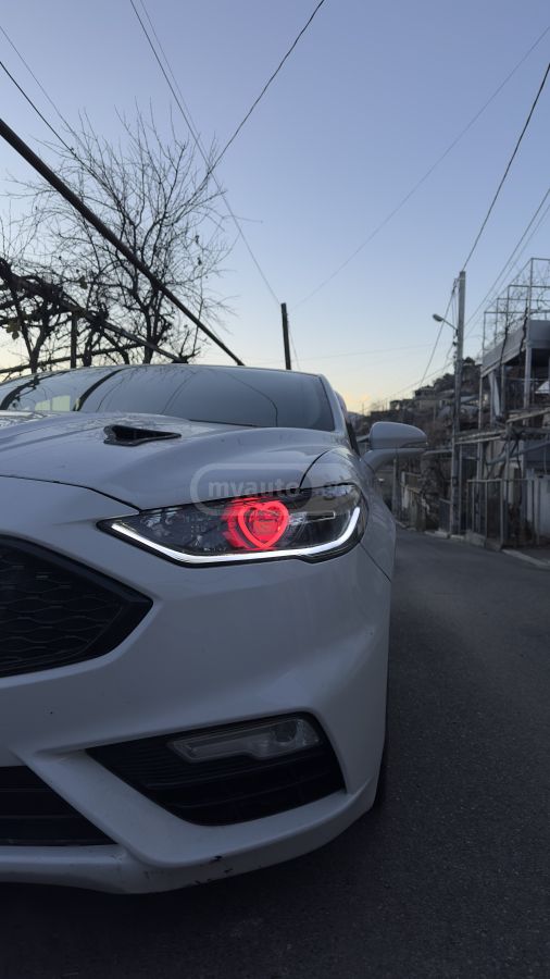 Ford Fusion - фото 1