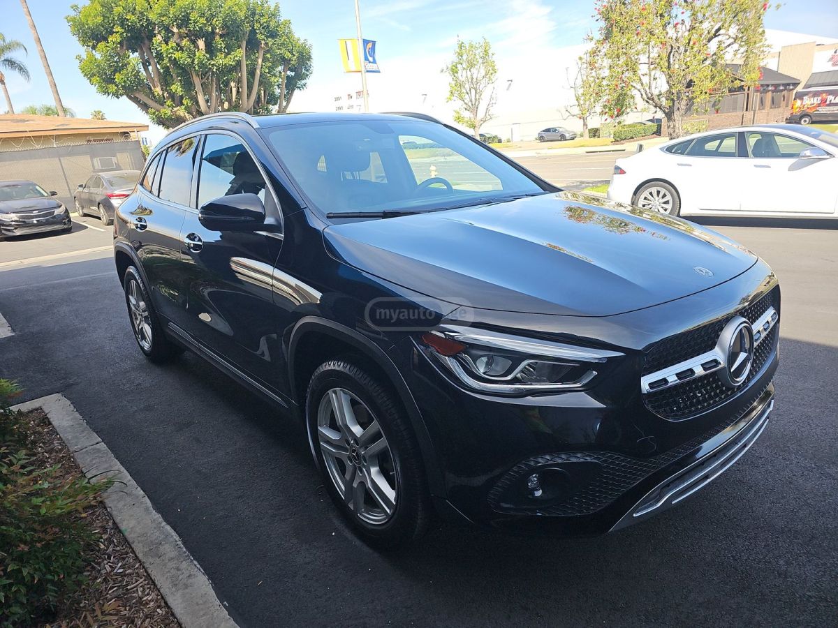 Mercedes-Benz GLA 250 - фото 1