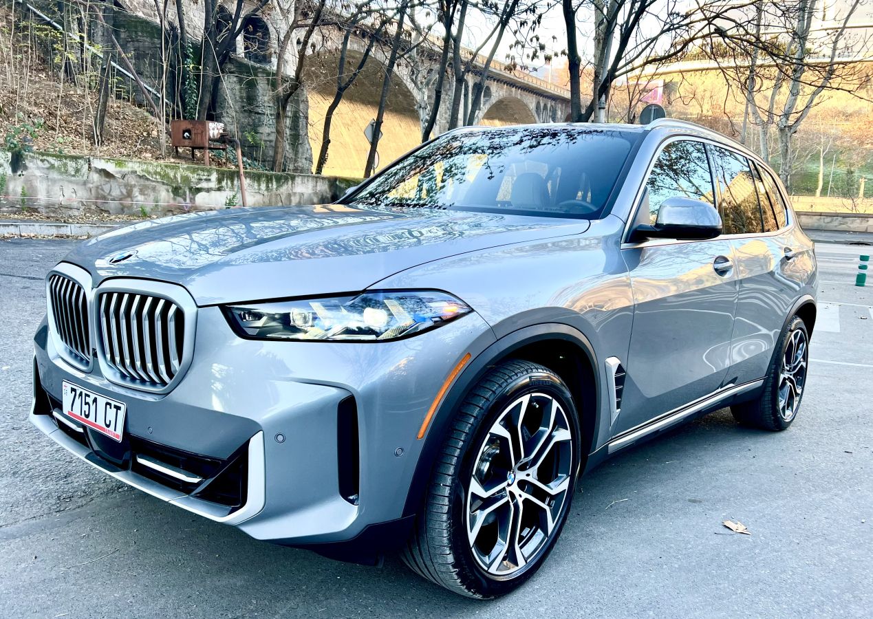 BMW X5 - фото 1
