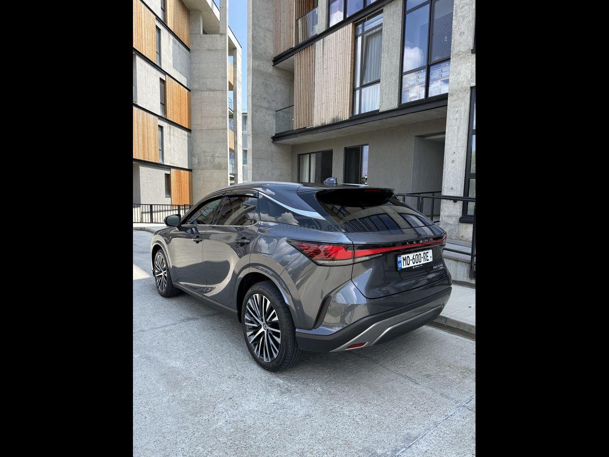 نمای دیگر Lexus Hybrid PREMIUM Plus AWD 2024