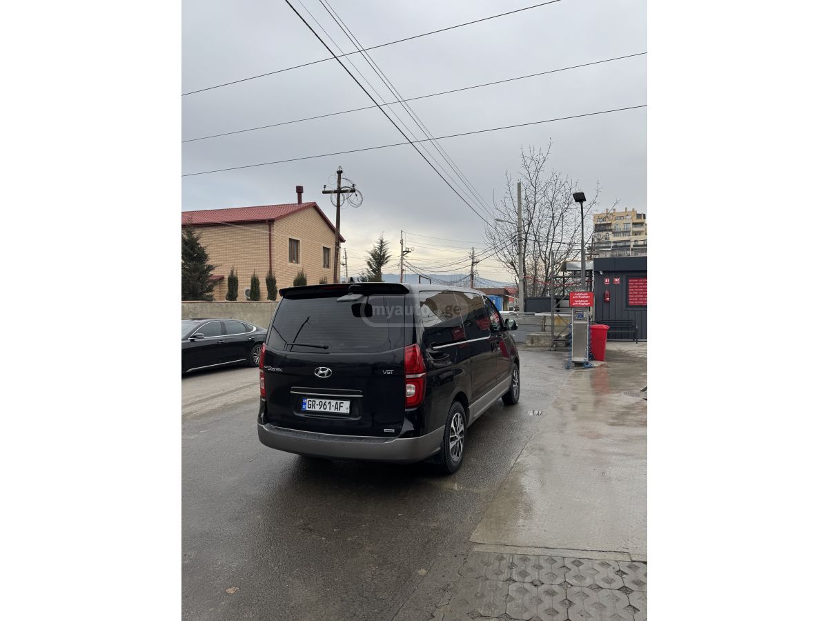 Hyundai Starex - фото 4