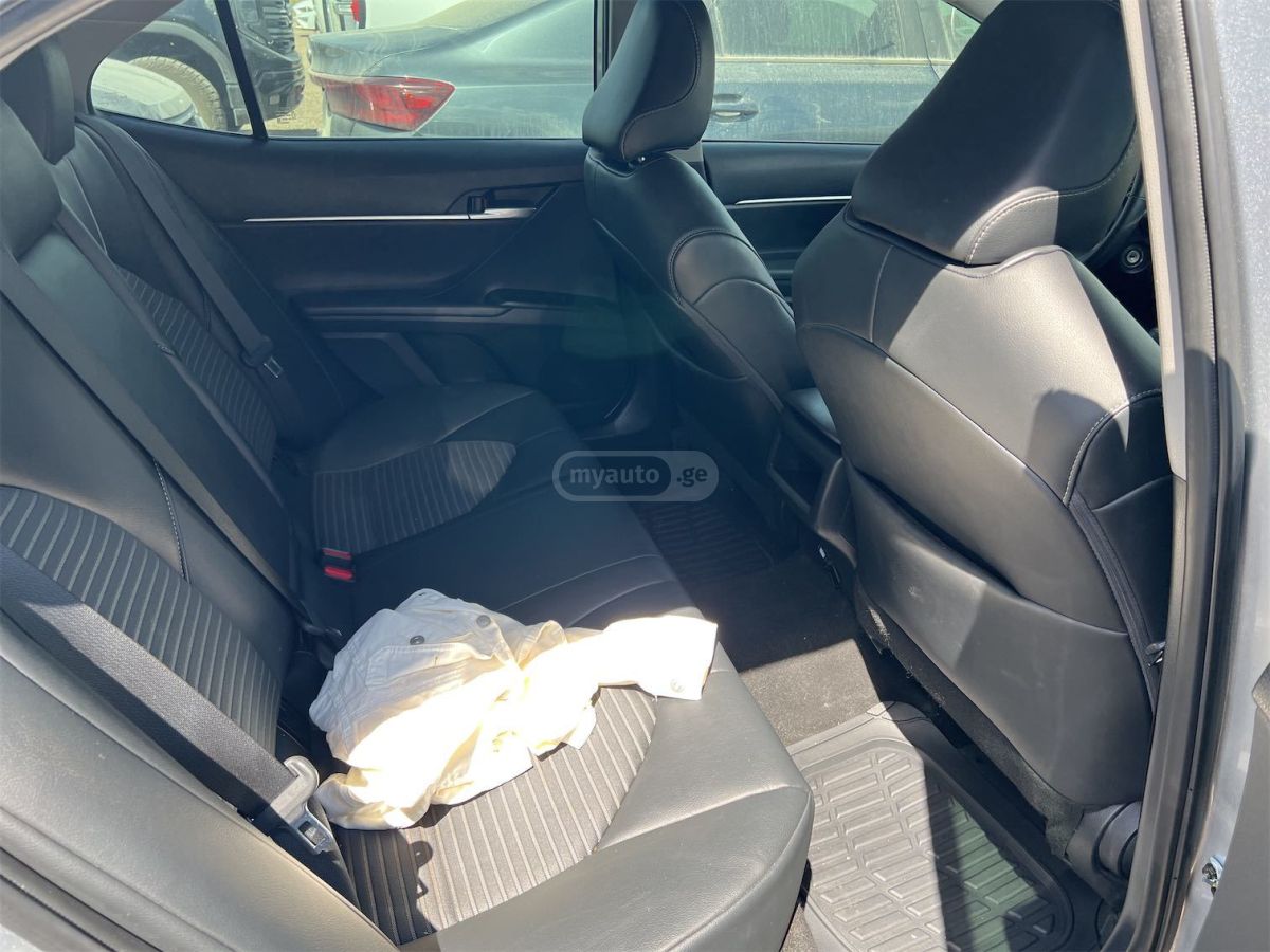 Toyota SE — миниатюра 7