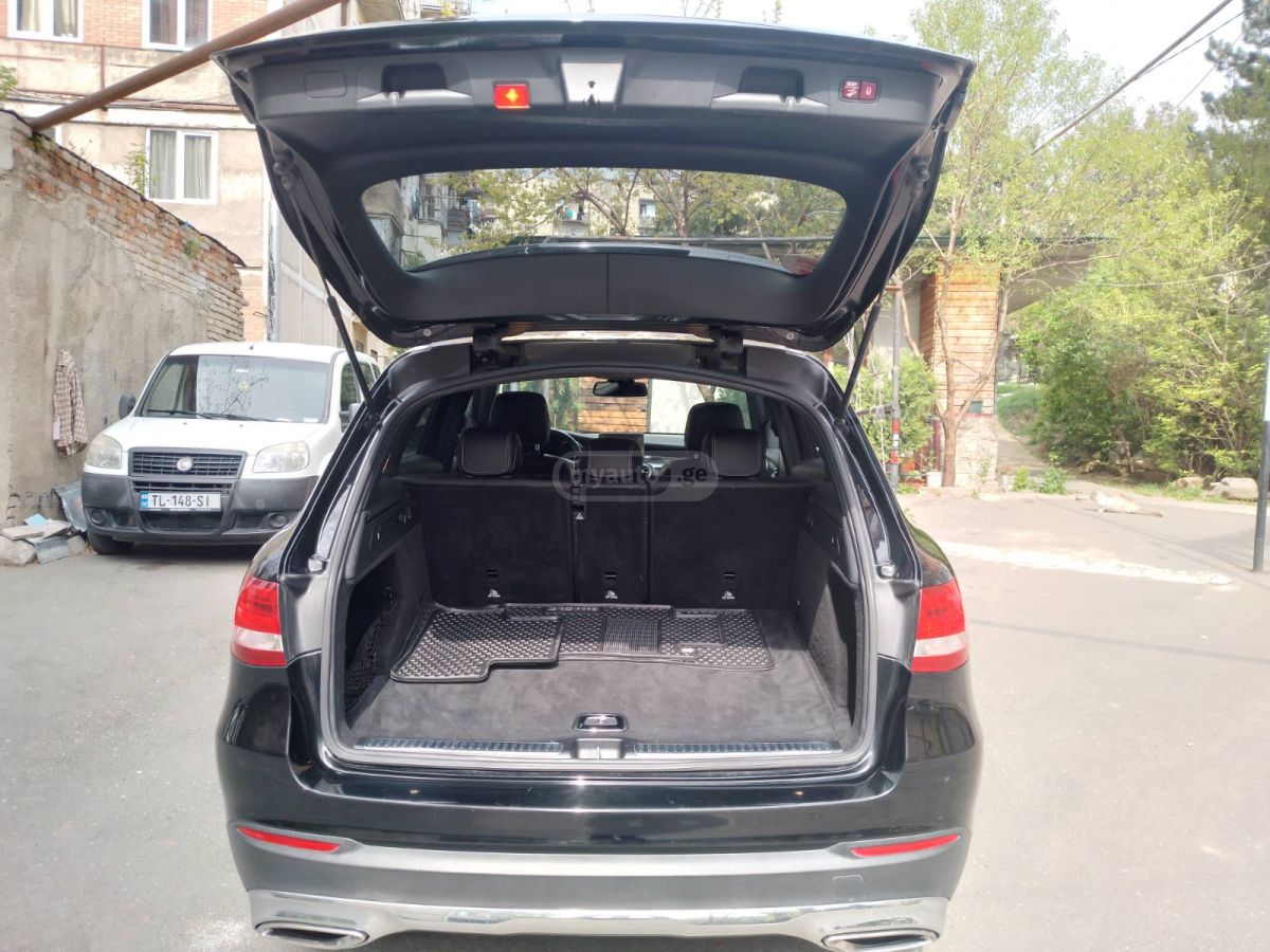 Mercedes-Benz GLC 300 - фото 11