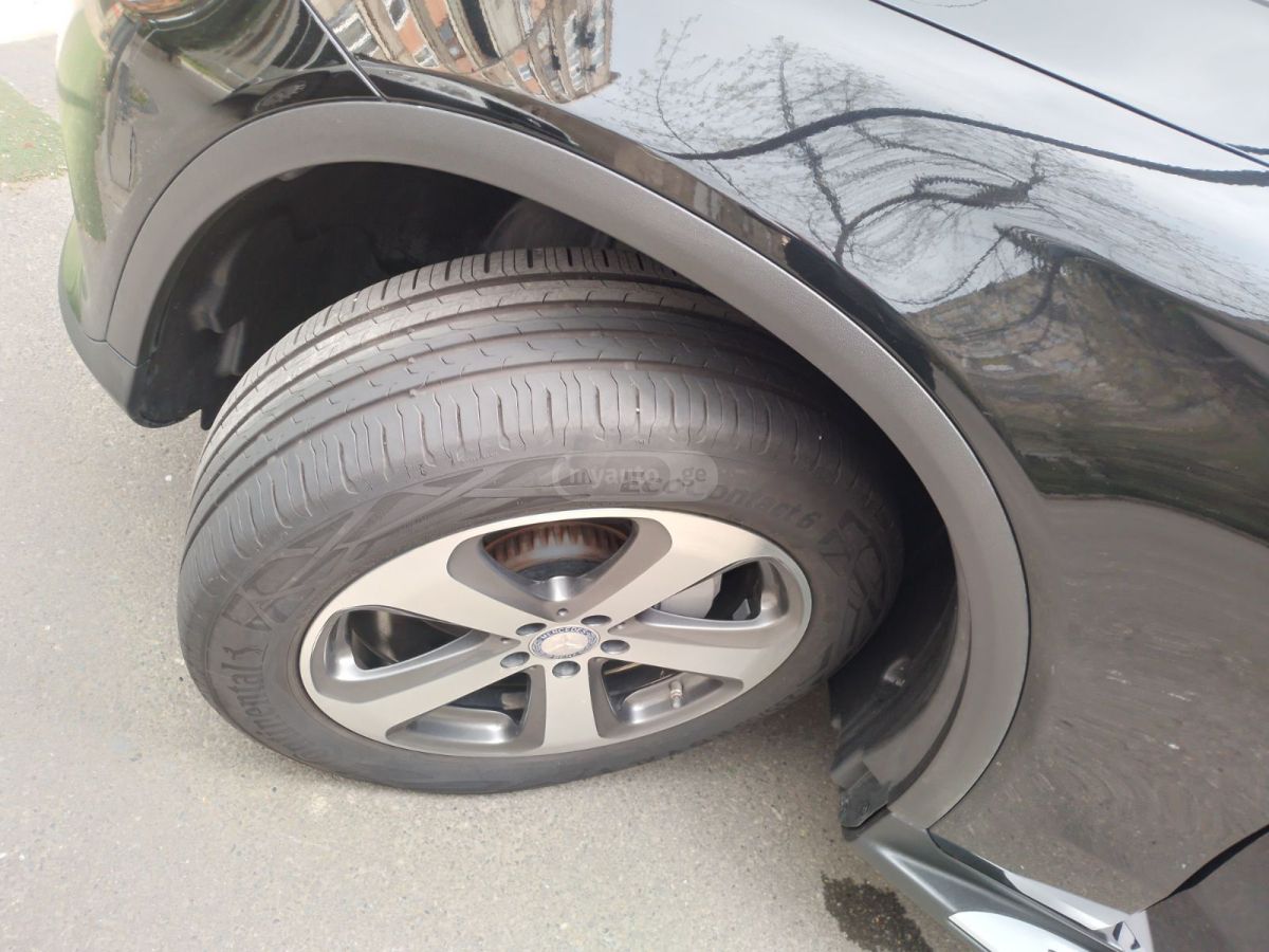 Mercedes-Benz GLC 300 - фото 12