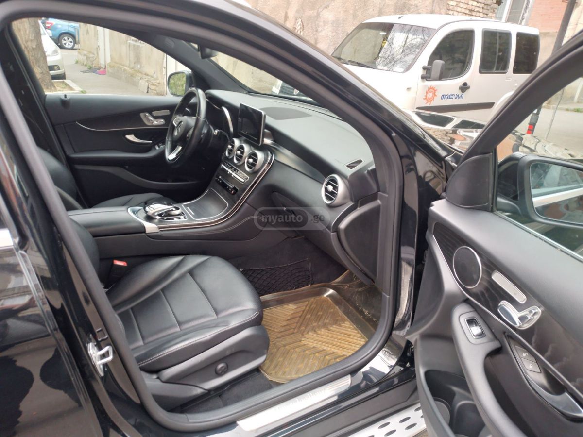 Mercedes-Benz GLC 300 - фото 5