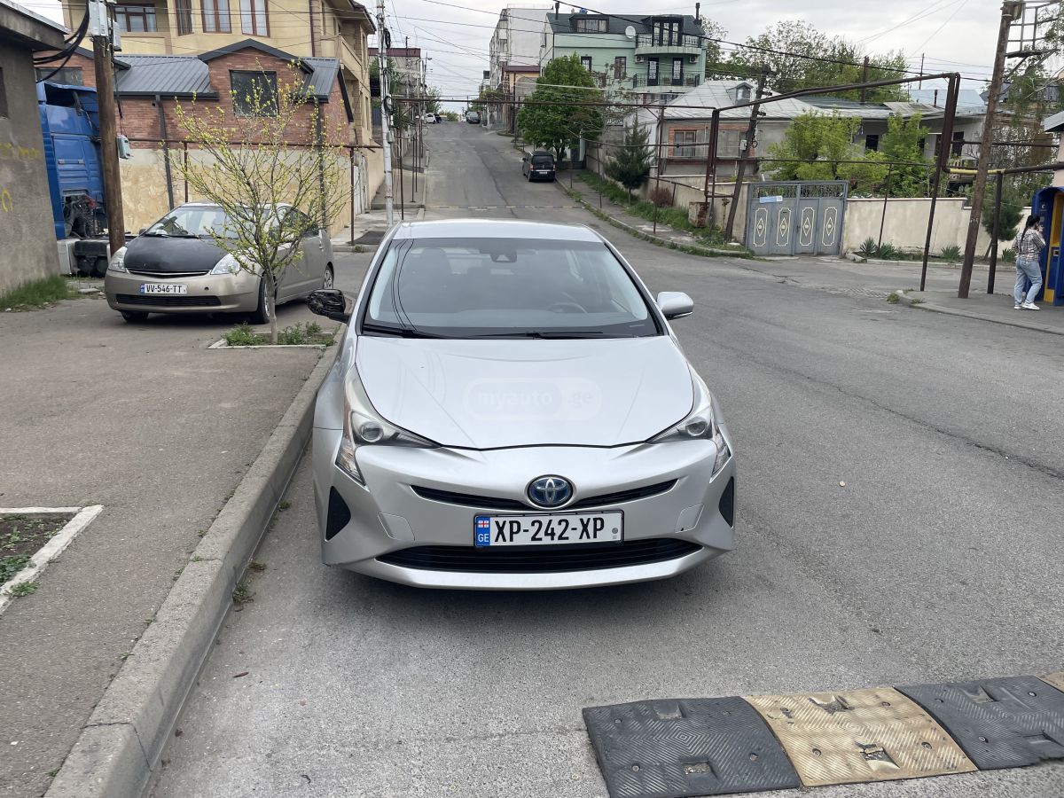 Toyota Prius - фото 4