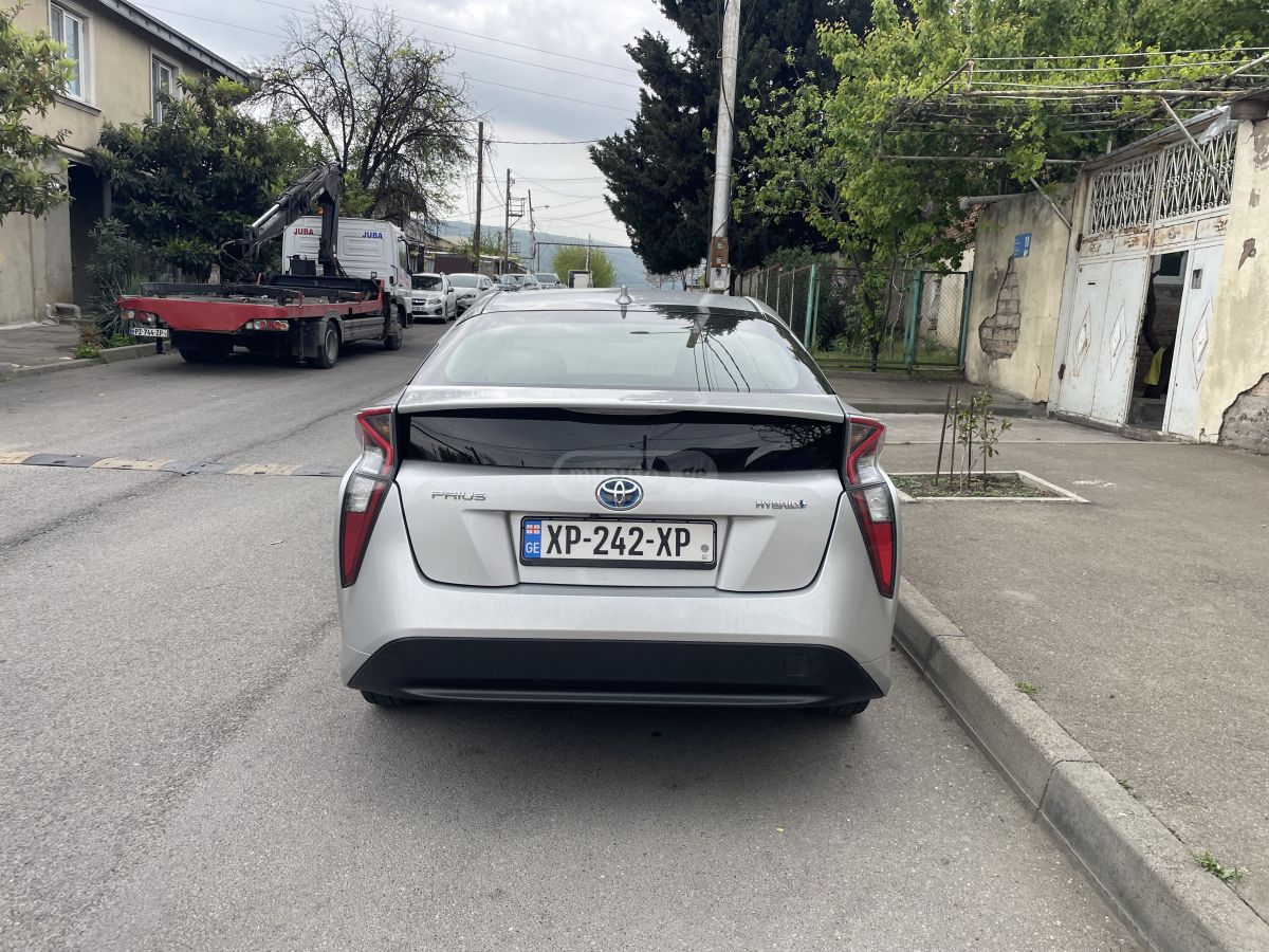 Toyota Prius - фото 5