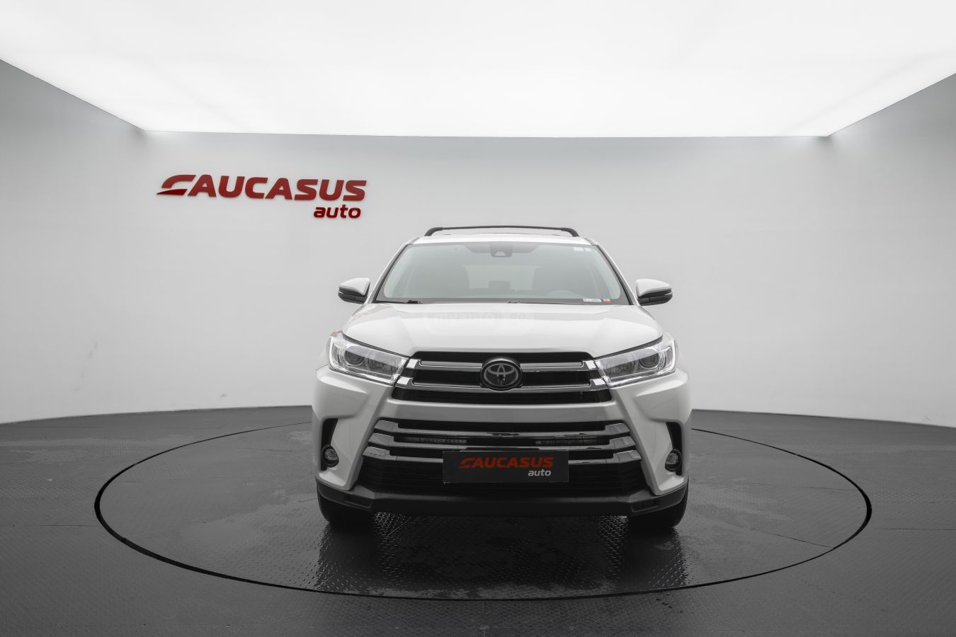 Toyota Highlander - фото 2
