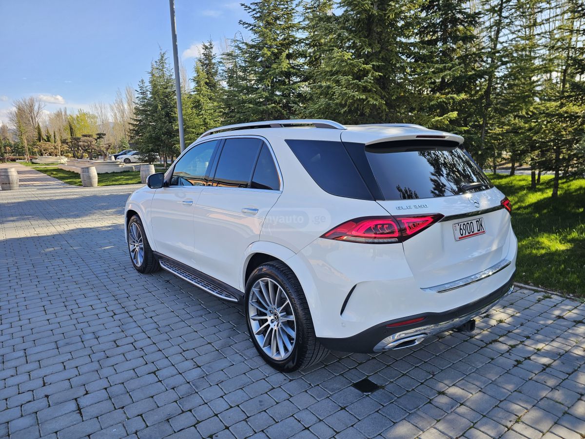 Mercedes-Benz GLE 350 - фото 3