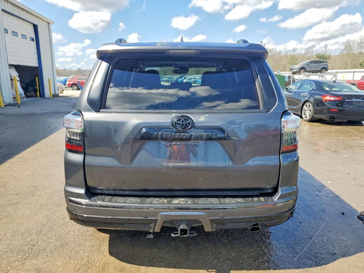 Toyota 4 Runner - фото 6