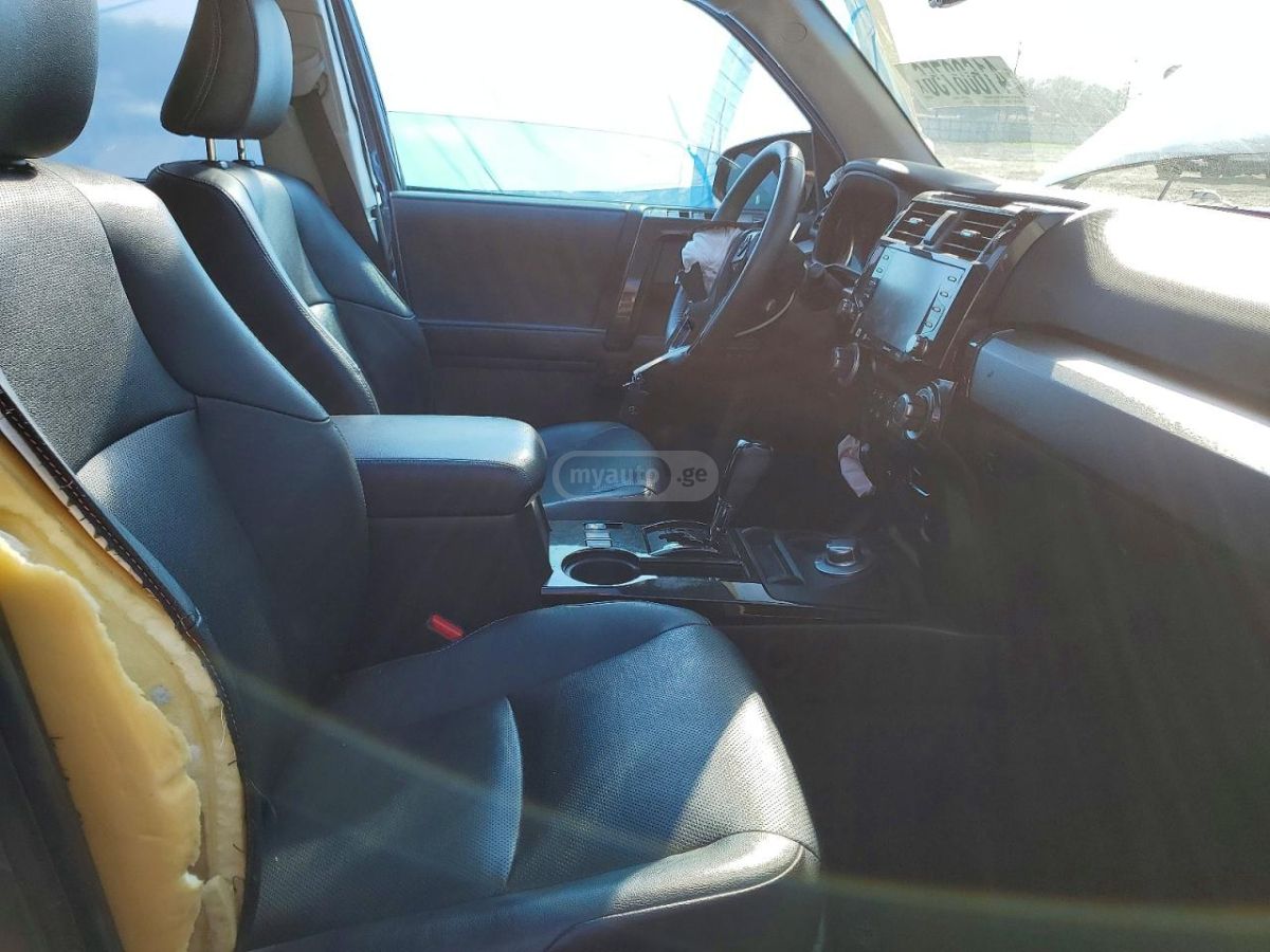Toyota 4 Runner - фото 7