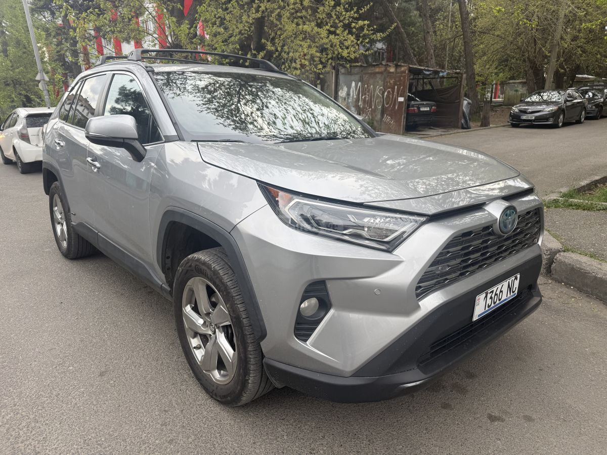 Toyota Rav 4 - фото 3