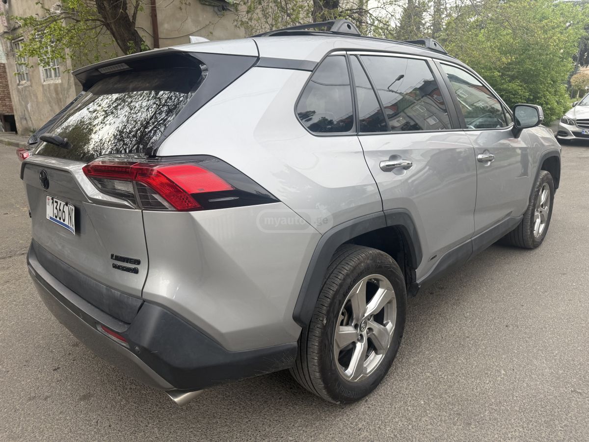 Toyota Rav 4 - фото 5
