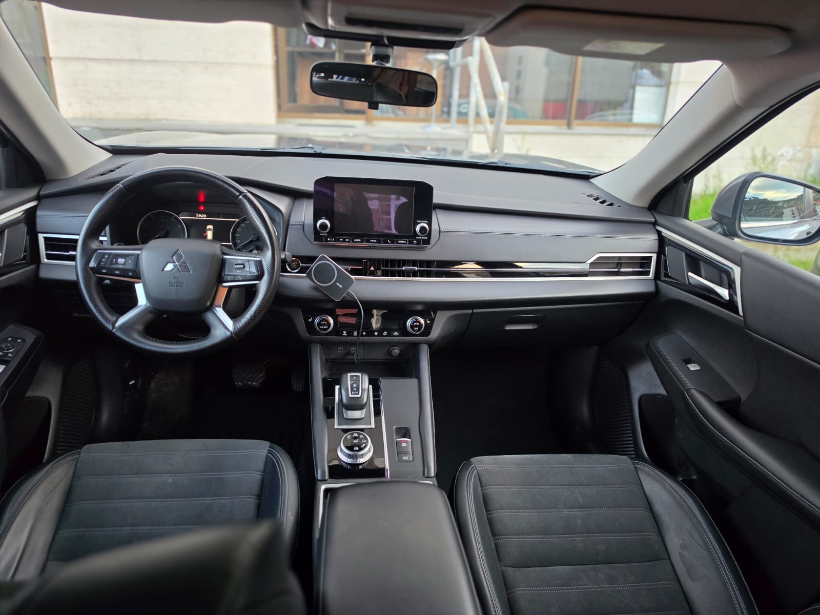 Mitsubishi Outlander - фото 3