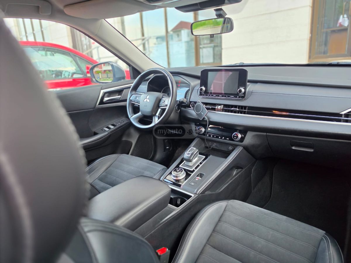Mitsubishi Outlander - фото 7