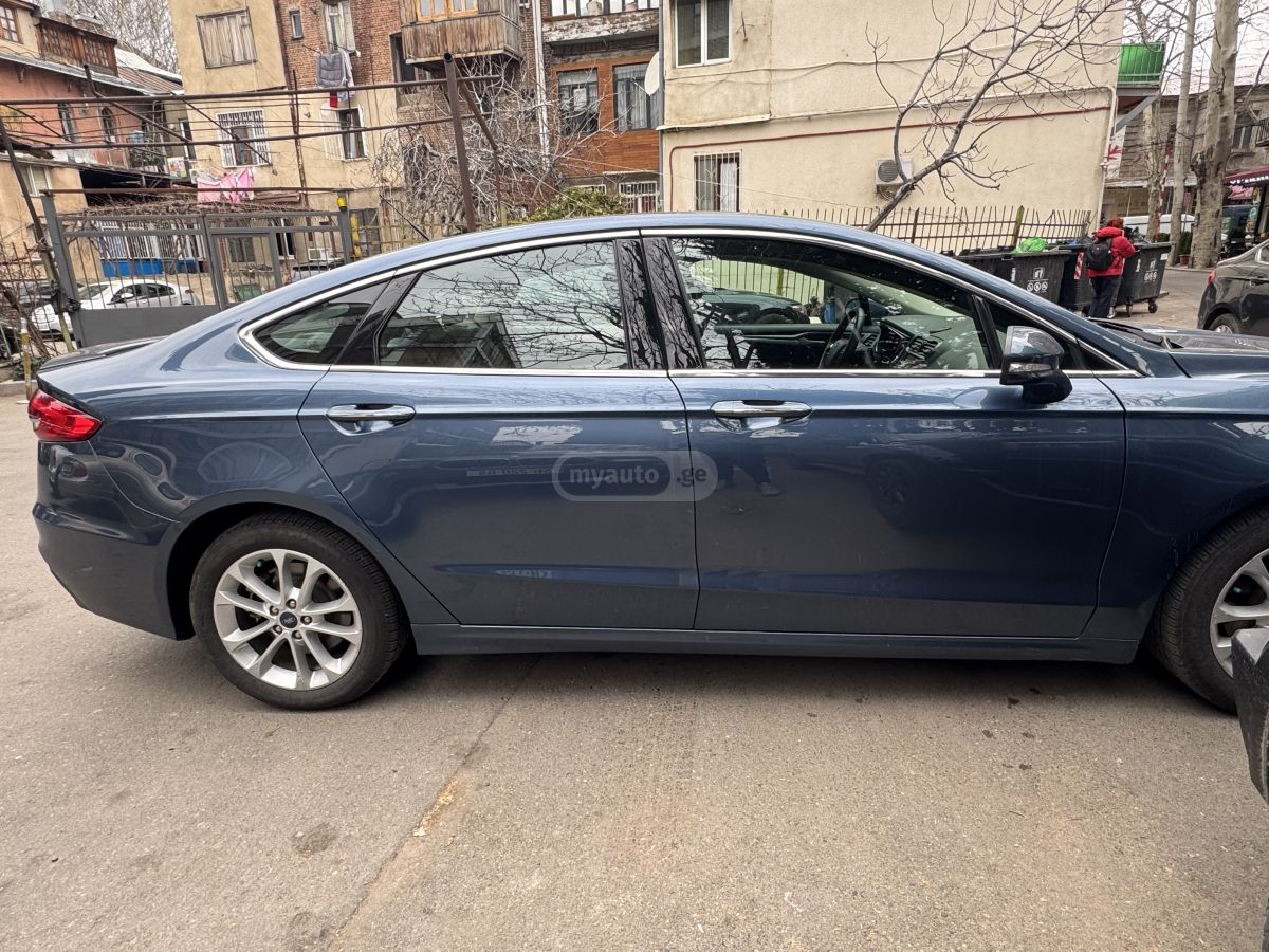 Ford Fusion - фото 2